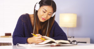 nghe chép chính tả (Dictation)