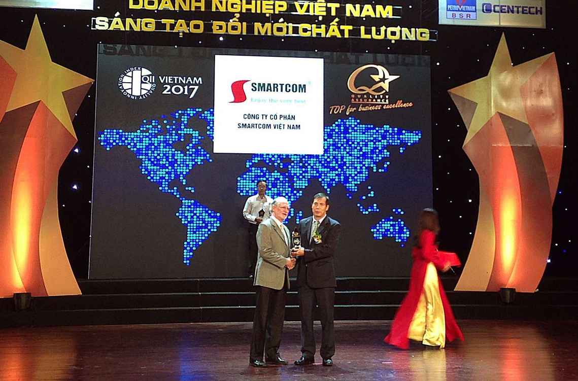 smartcom-english-dat-giai-thuong-cong-nghe-5-sao-toan-cau
