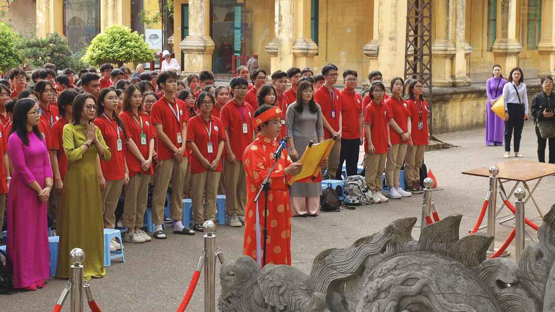 Lễ dâng văn tại điện Kính Thiên