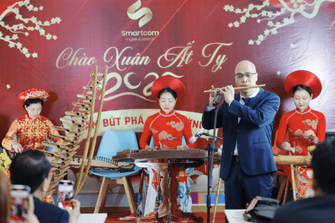 thầy giáo nguyễn anh đức thổi sáo